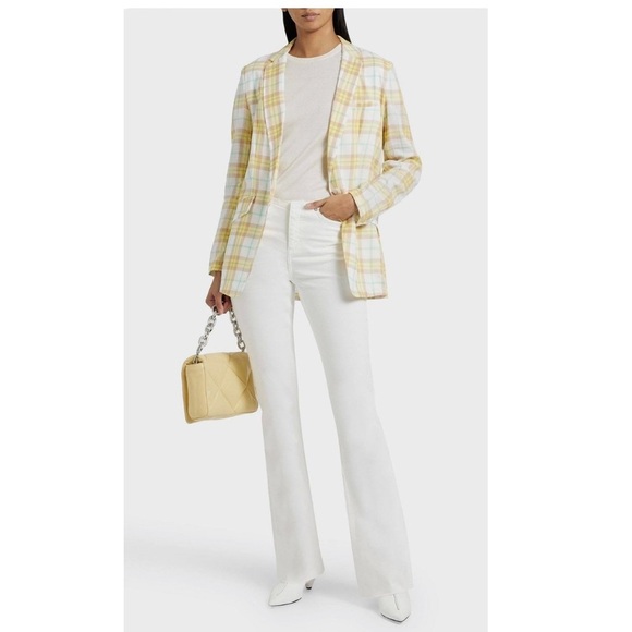 Rag & Bone Low Rise Flare Kinsley Jeans in Optic White. - Picture 3 of 10